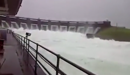 Kênh đào Panama xả lũ khủng khiếp khi toàn bộ 14 cửa xả được mở